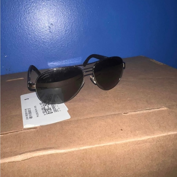 Glasses - Picture 5 of 11